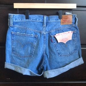 NWT-Levi’s❤️Button Fly, Jean Shorts
